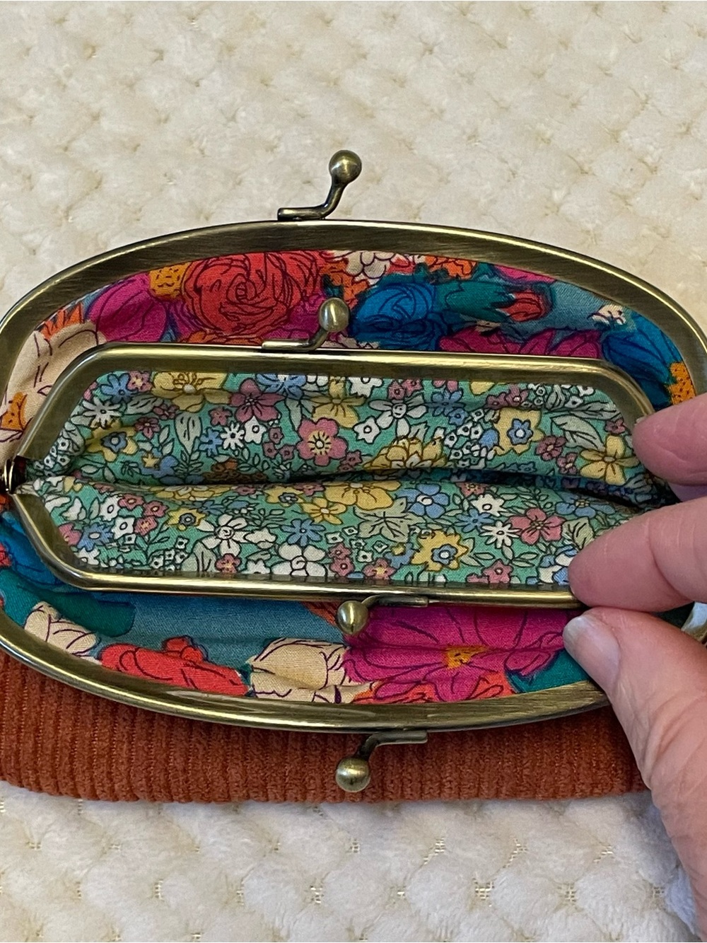NATURAL LIFE Rust Embroidered Floral Kiss-Lock Clutch - Picture 4 of 6